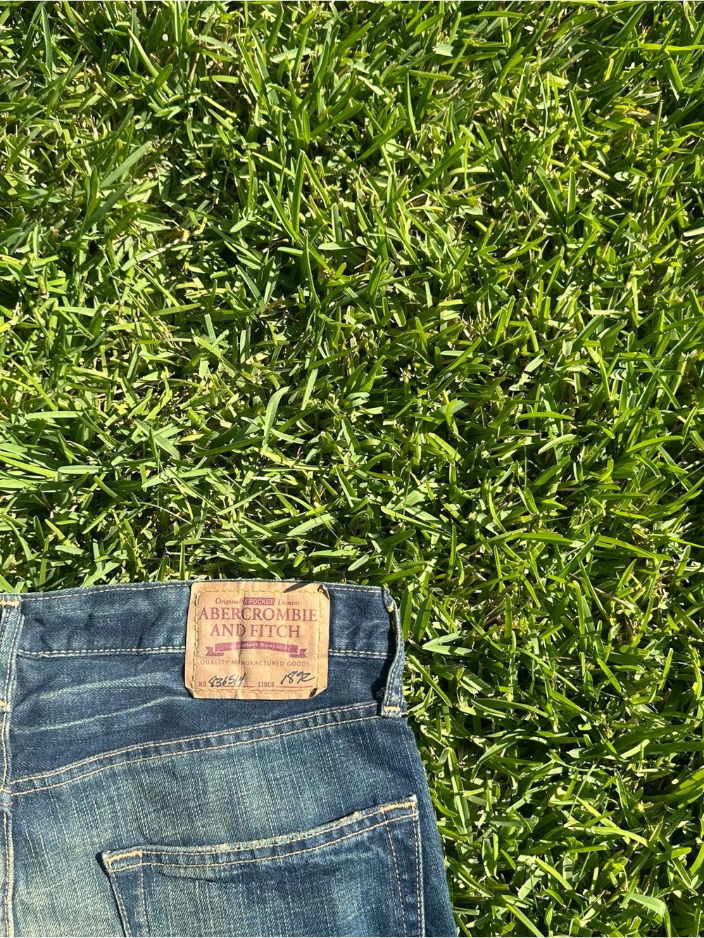 Abercrombie & Fitch Distressed Blue Straight-Leg Jeans Size 32x30 5 Pocket Denim - Picture 7 of 10